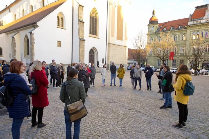 Rajzefirbčni sprehod: SAJ JE RES - PA NI!